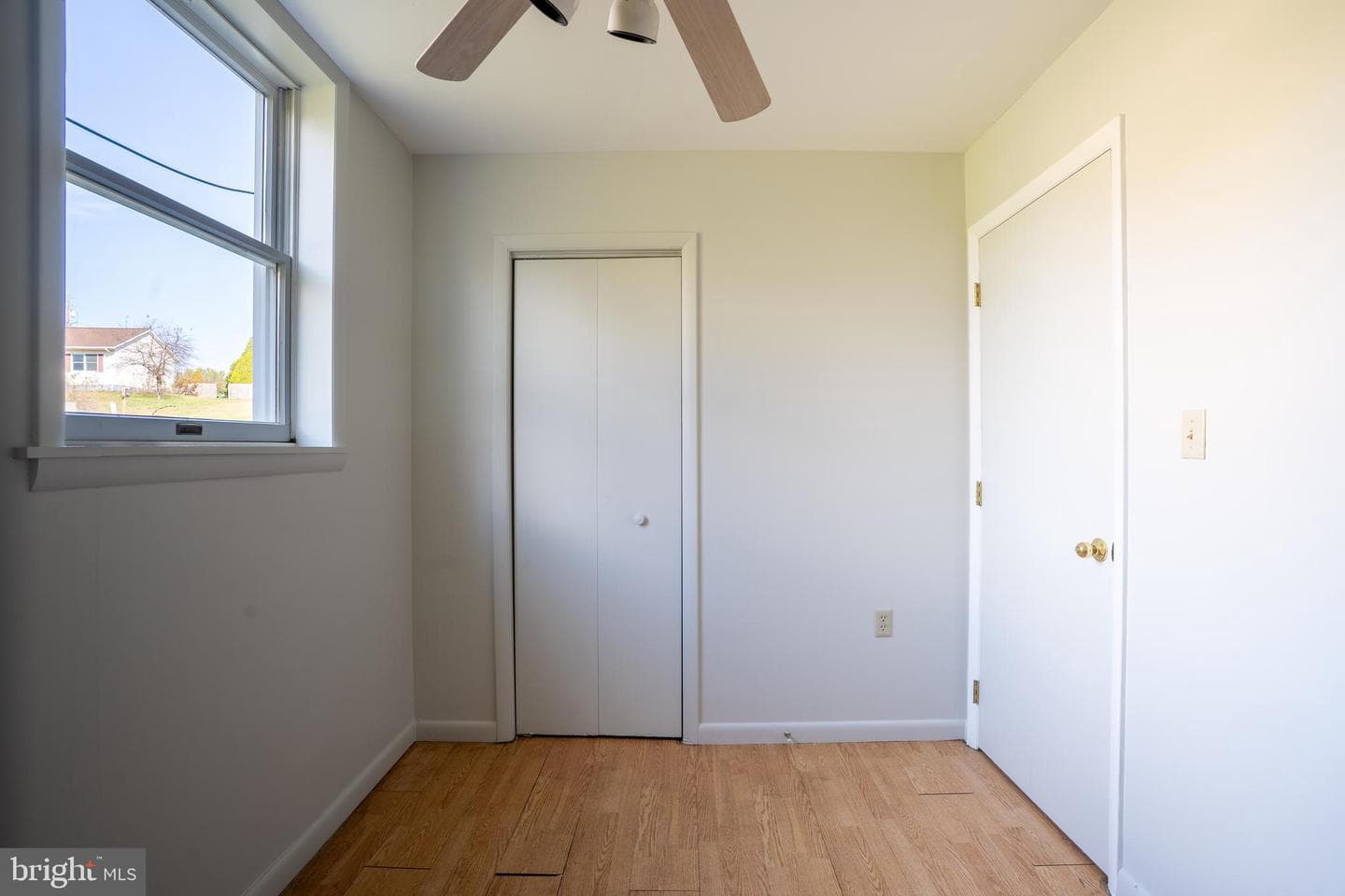 392 Clifford Drive photo 23