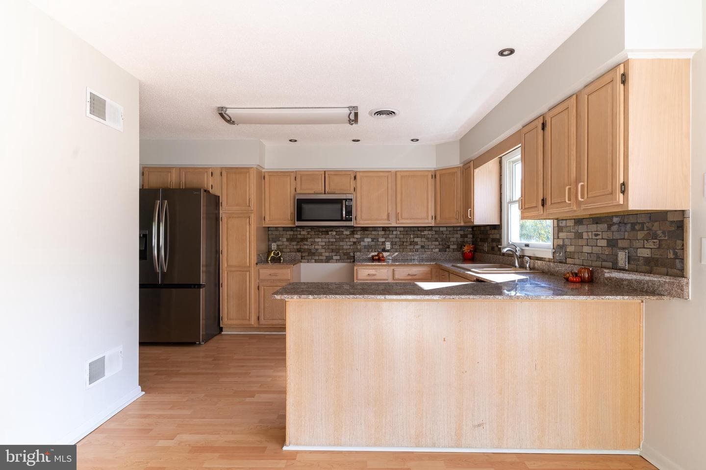392 Clifford Drive photo 30