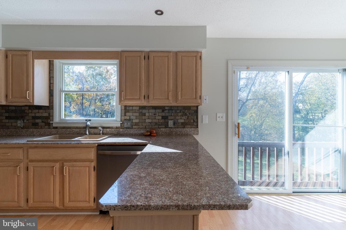 392 Clifford Drive photo 31