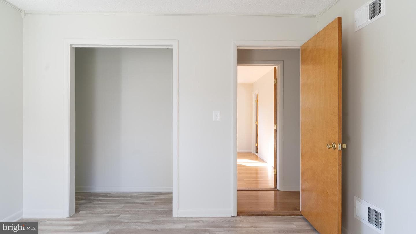 392 Clifford Drive photo 41