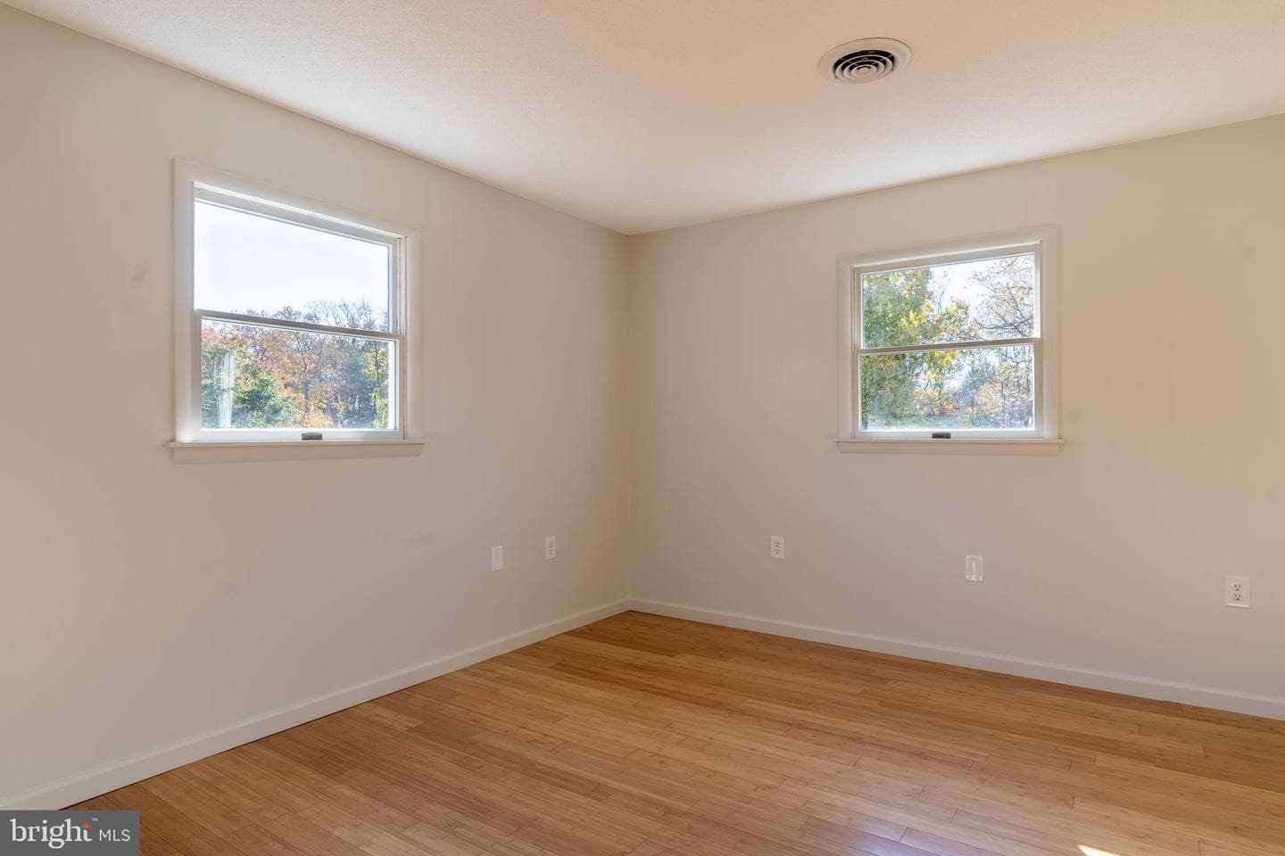 392 Clifford Drive photo 42