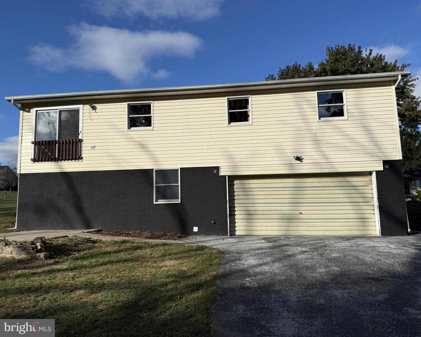 392 Clifford Drive photo 5