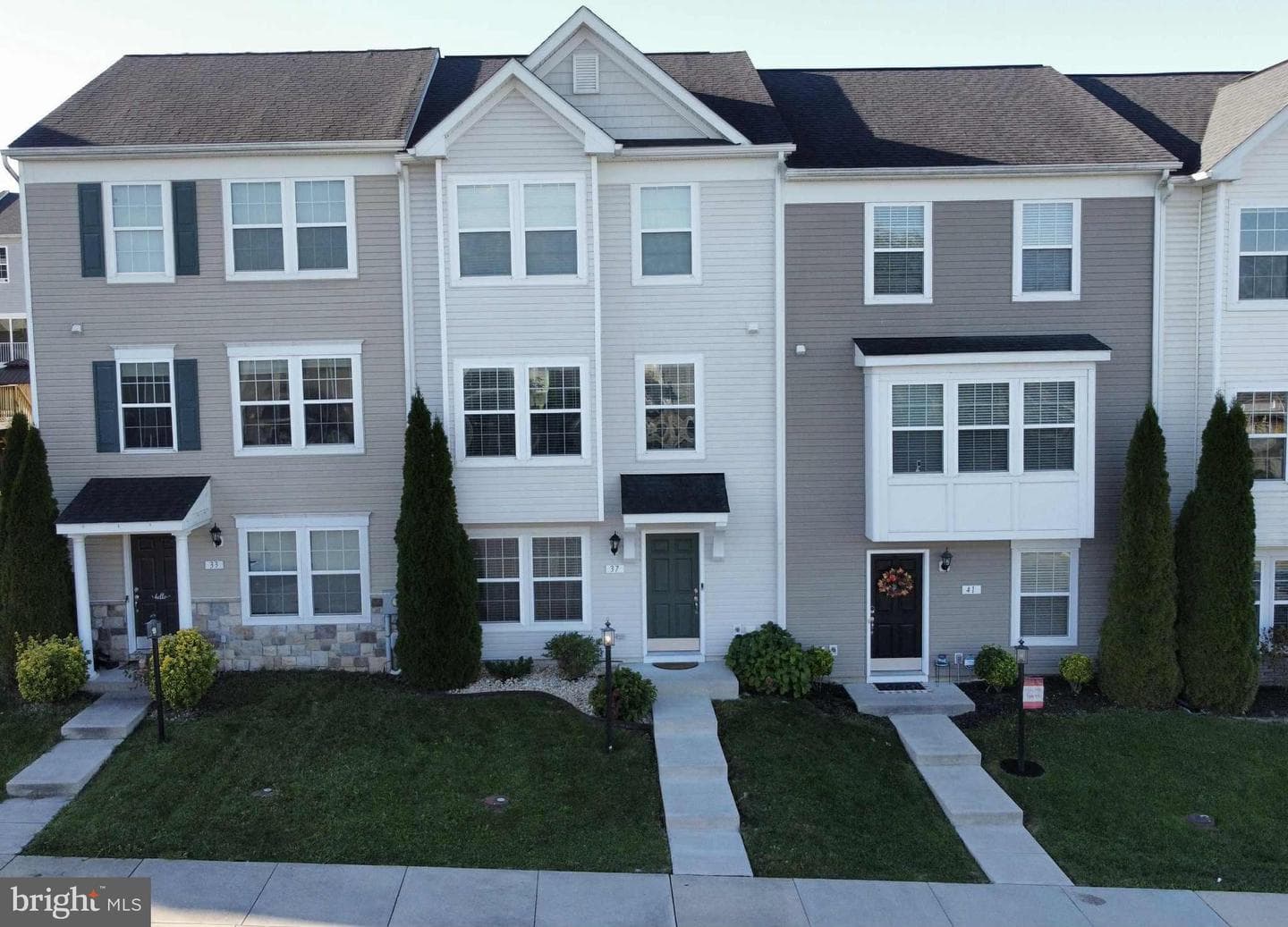 37 Britania Court photo 3