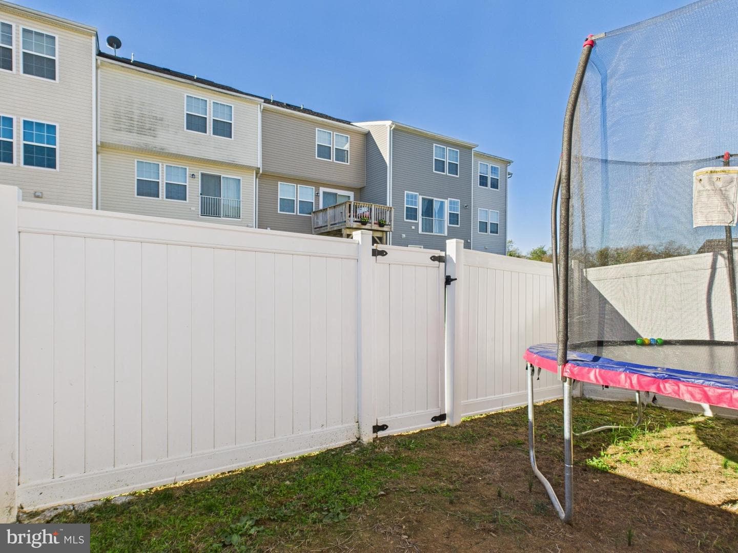 37 Britania Court photo 55