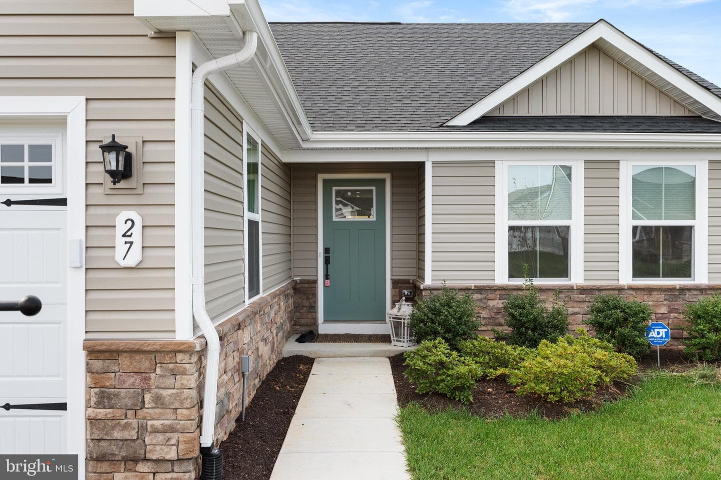 27 Wyoming Way photo 3