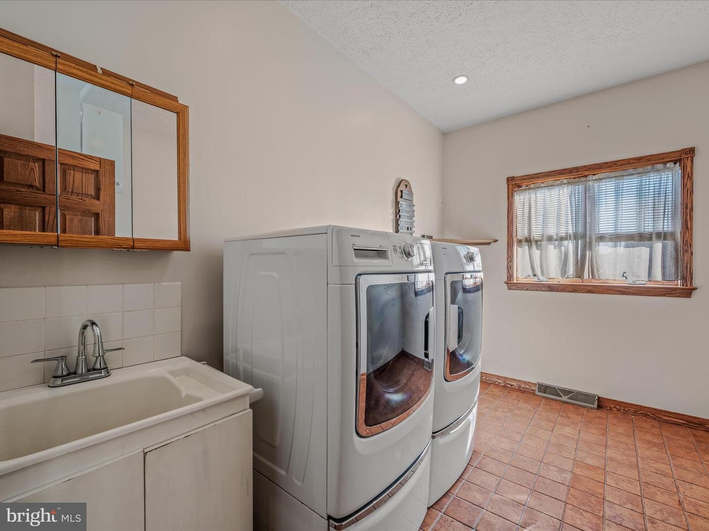 1687 Thatcher Road photo 26