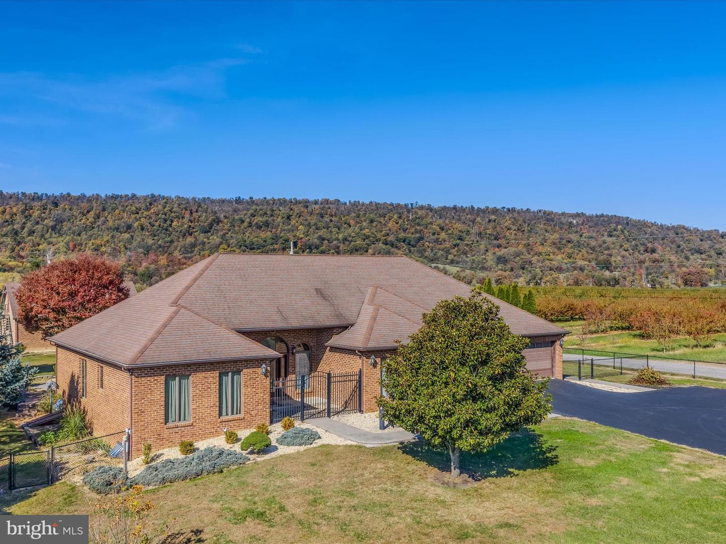 1687 Thatcher Road photo 3