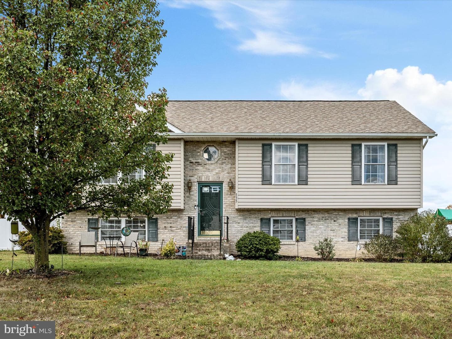 335 Ford Circle photo 3