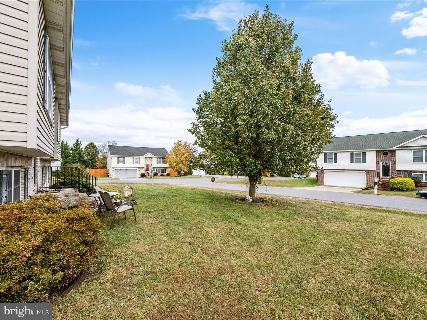 335 Ford Circle photo 6