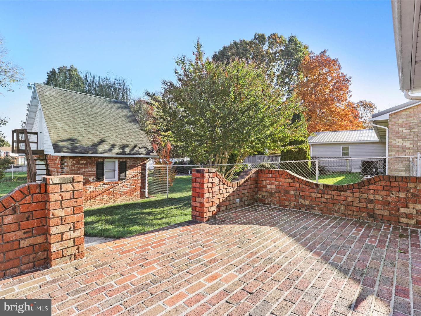 647 Mimosa Drive photo 33