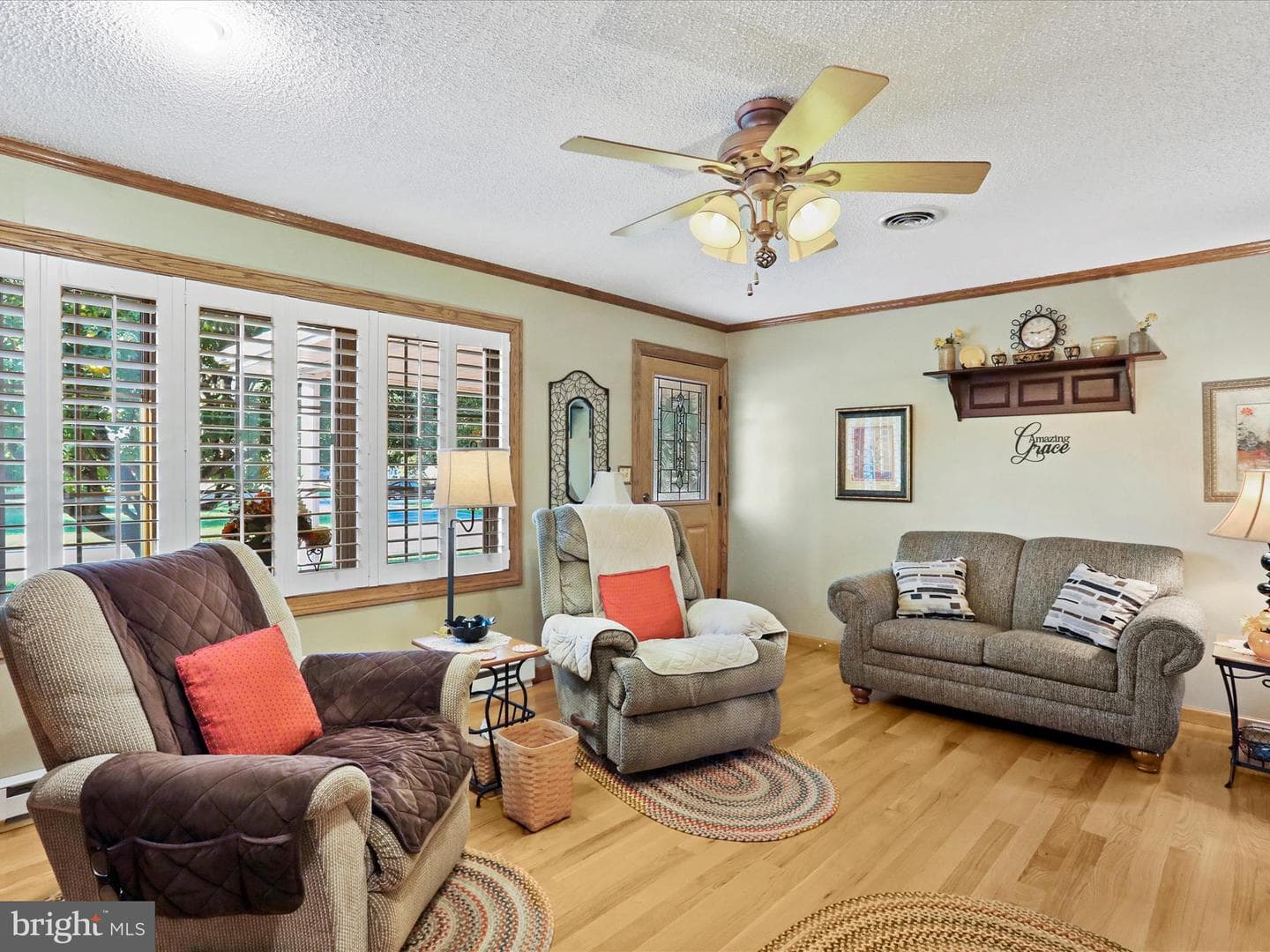 647 Mimosa Drive photo 6