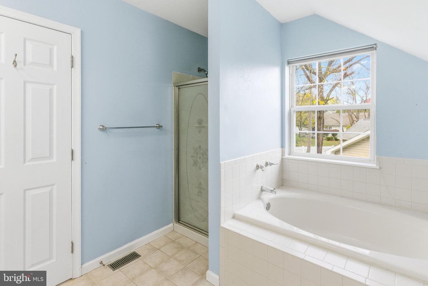 102 Traders Way photo 36