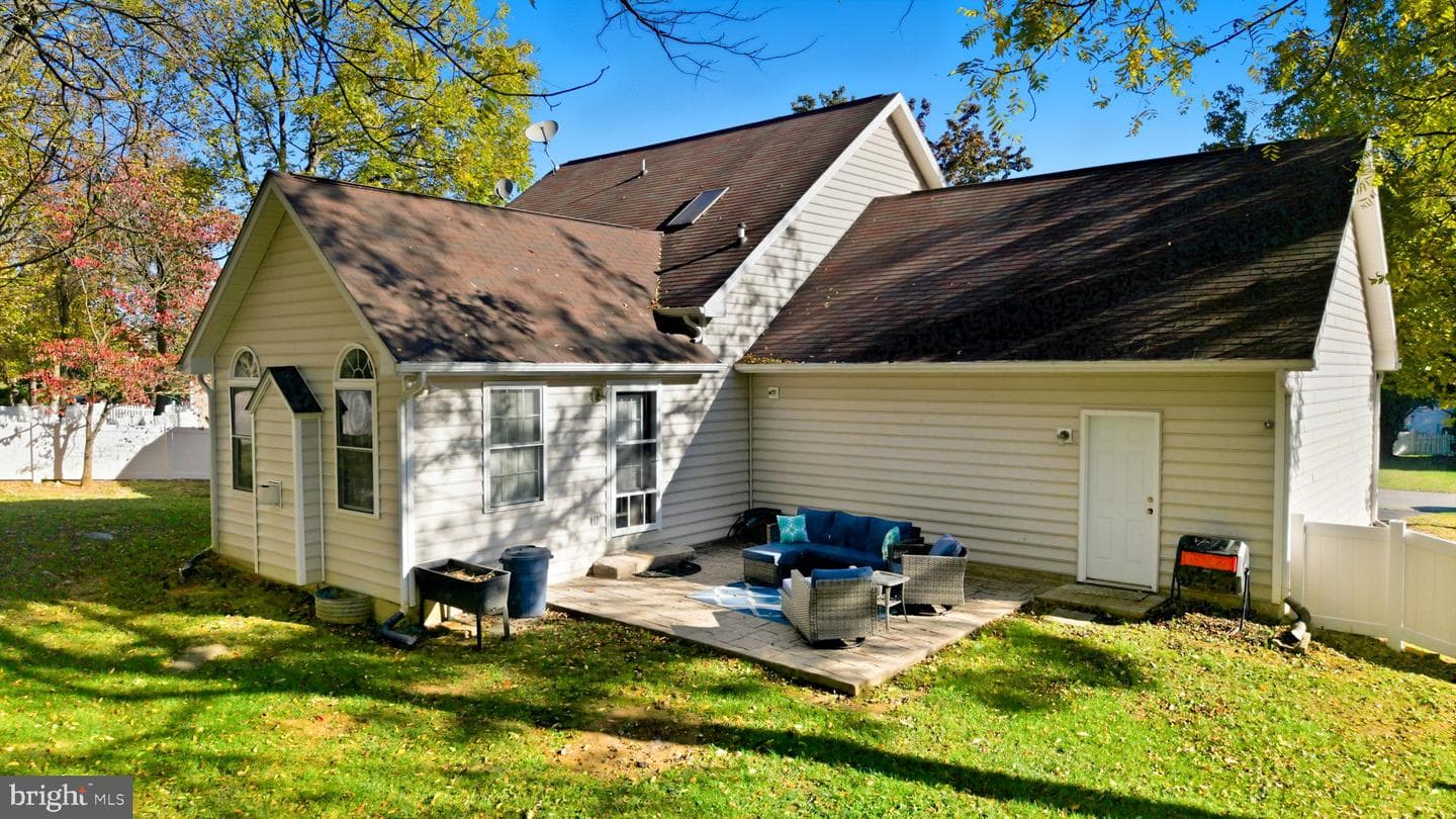 102 Traders Way photo 7
