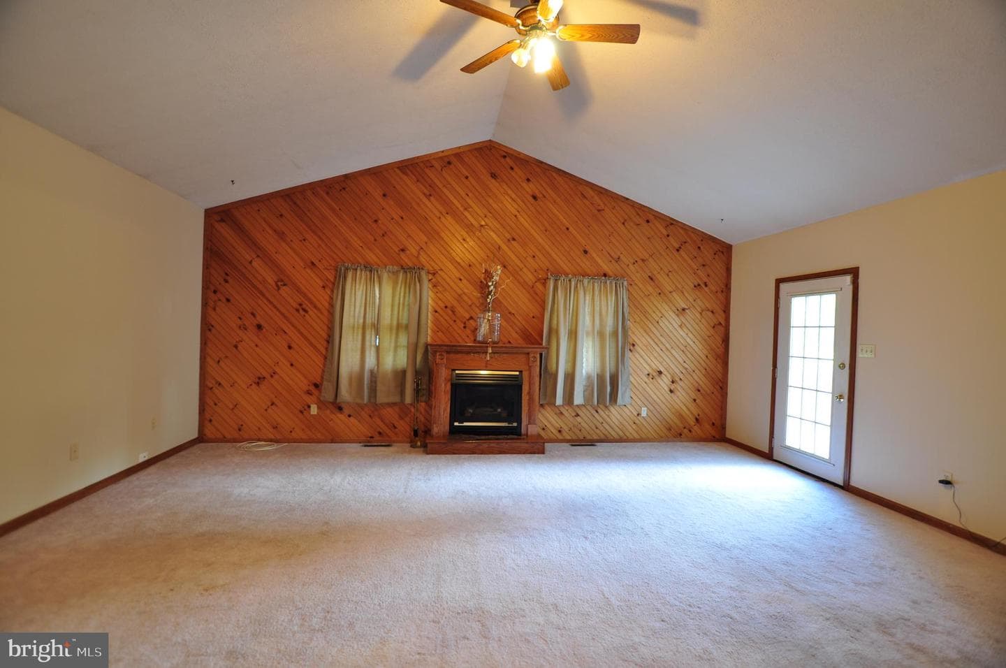 347 Irish Lane photo 24