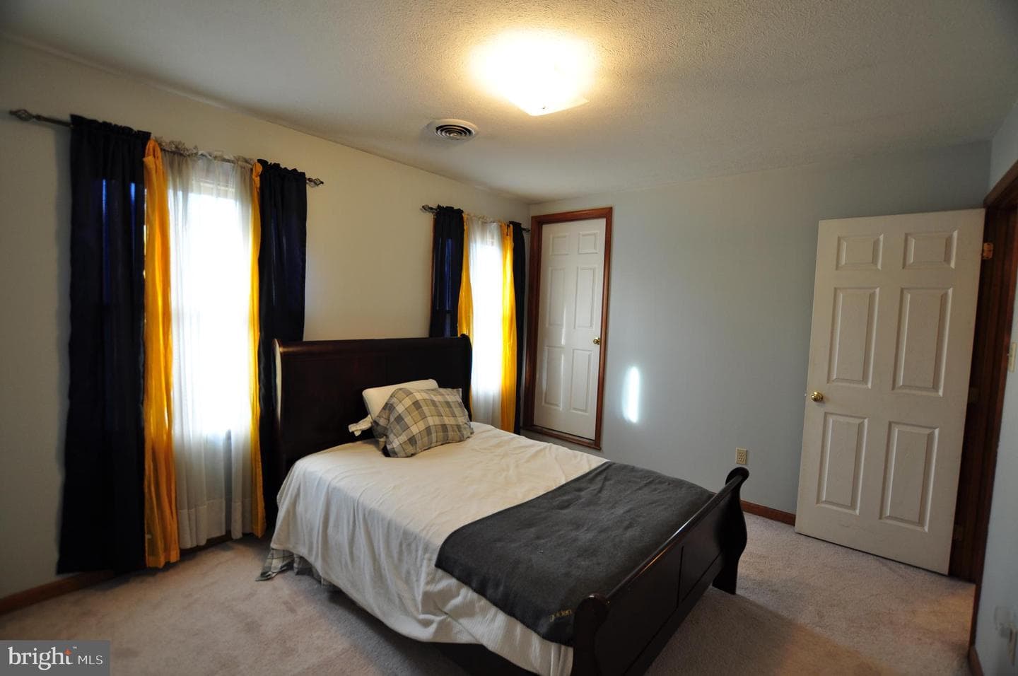 347 Irish Lane photo 26