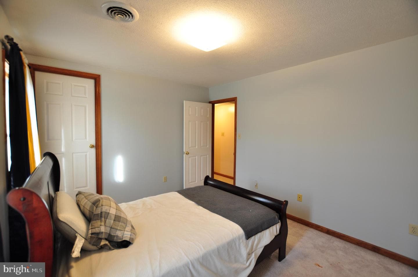 347 Irish Lane photo 27