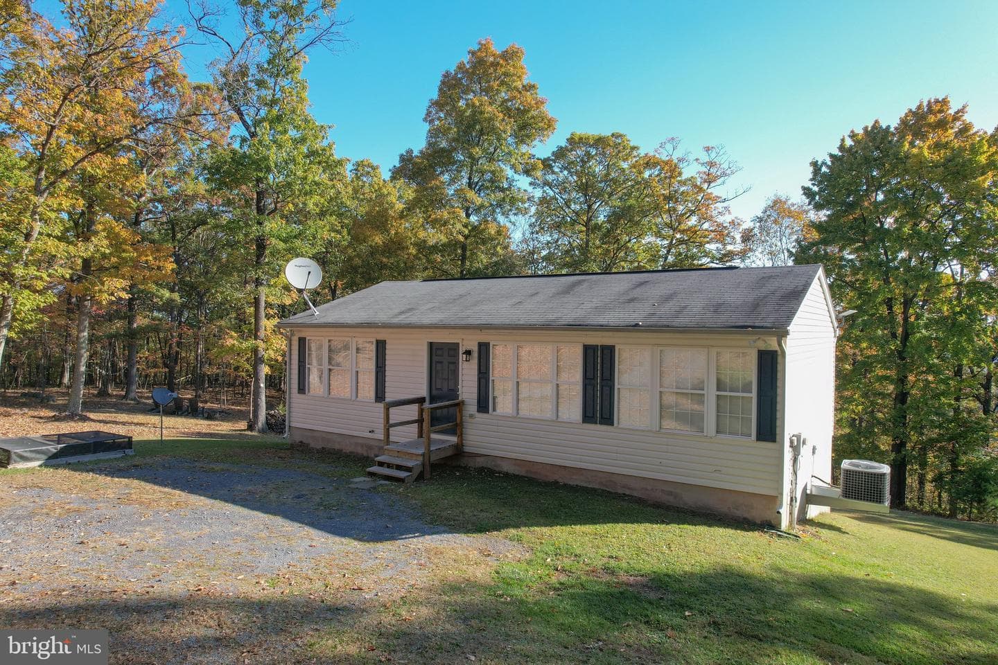757 Pee Wee Lane photo 2