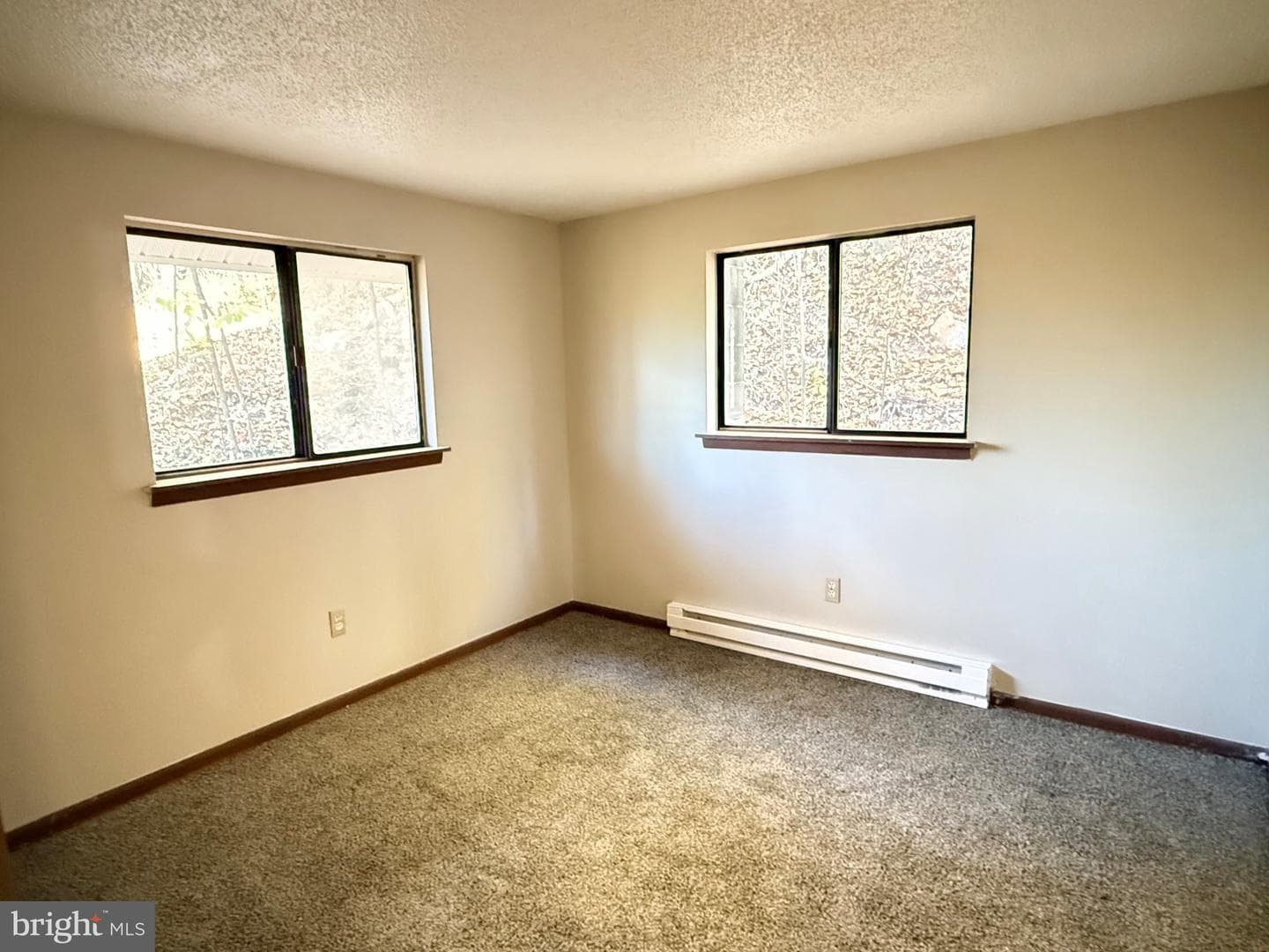 646 Glenwood Lane photo 25