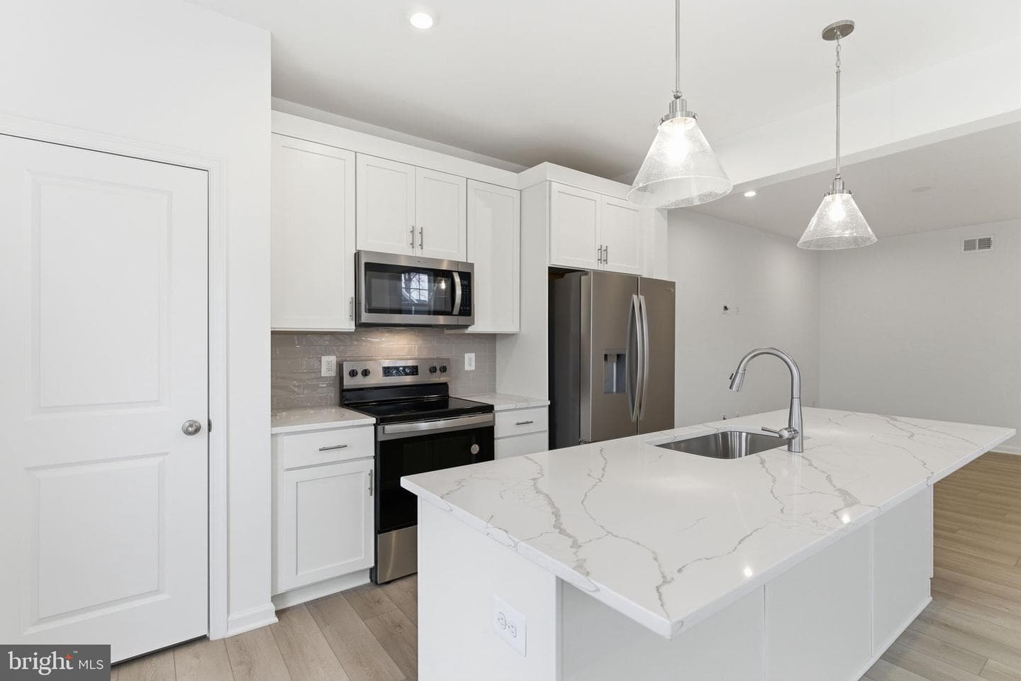 628 Tracy Way photo 3