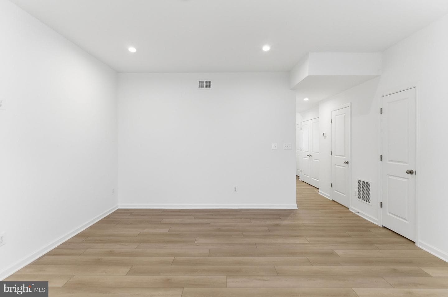 628 Tracy Way photo 8