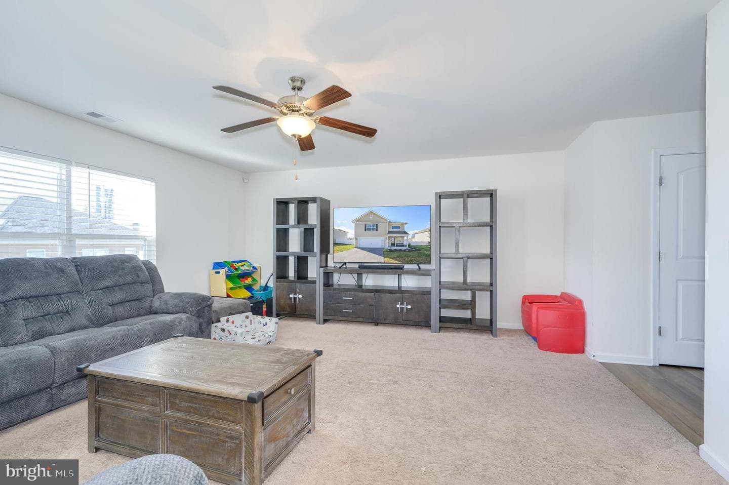 43 Sargent Lane photo 11