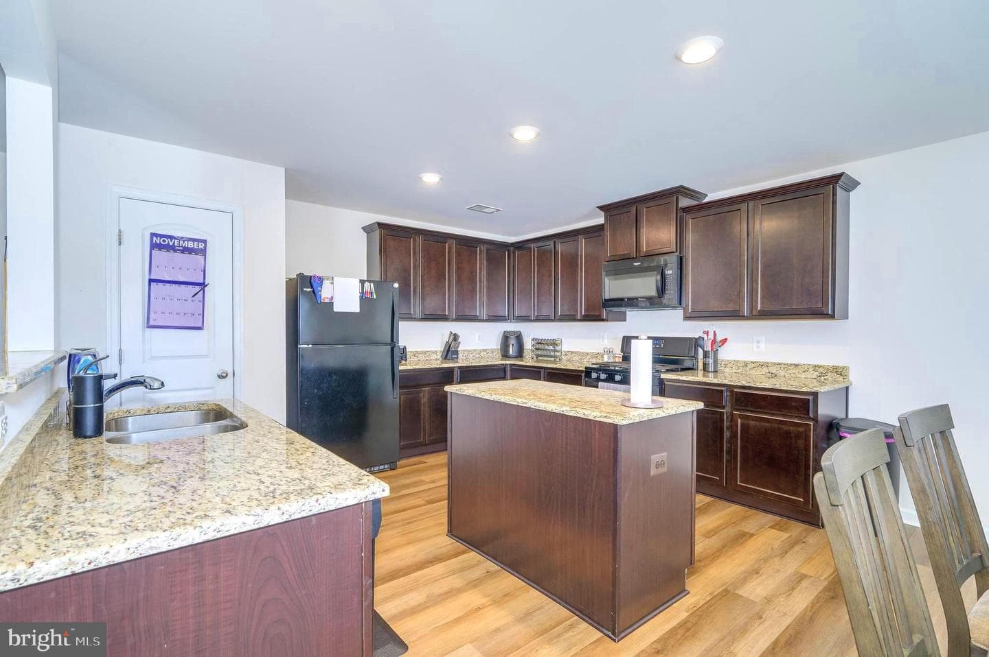 43 Sargent Lane photo 16
