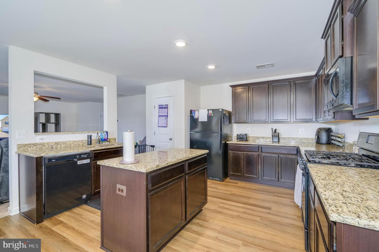43 Sargent Lane photo 18