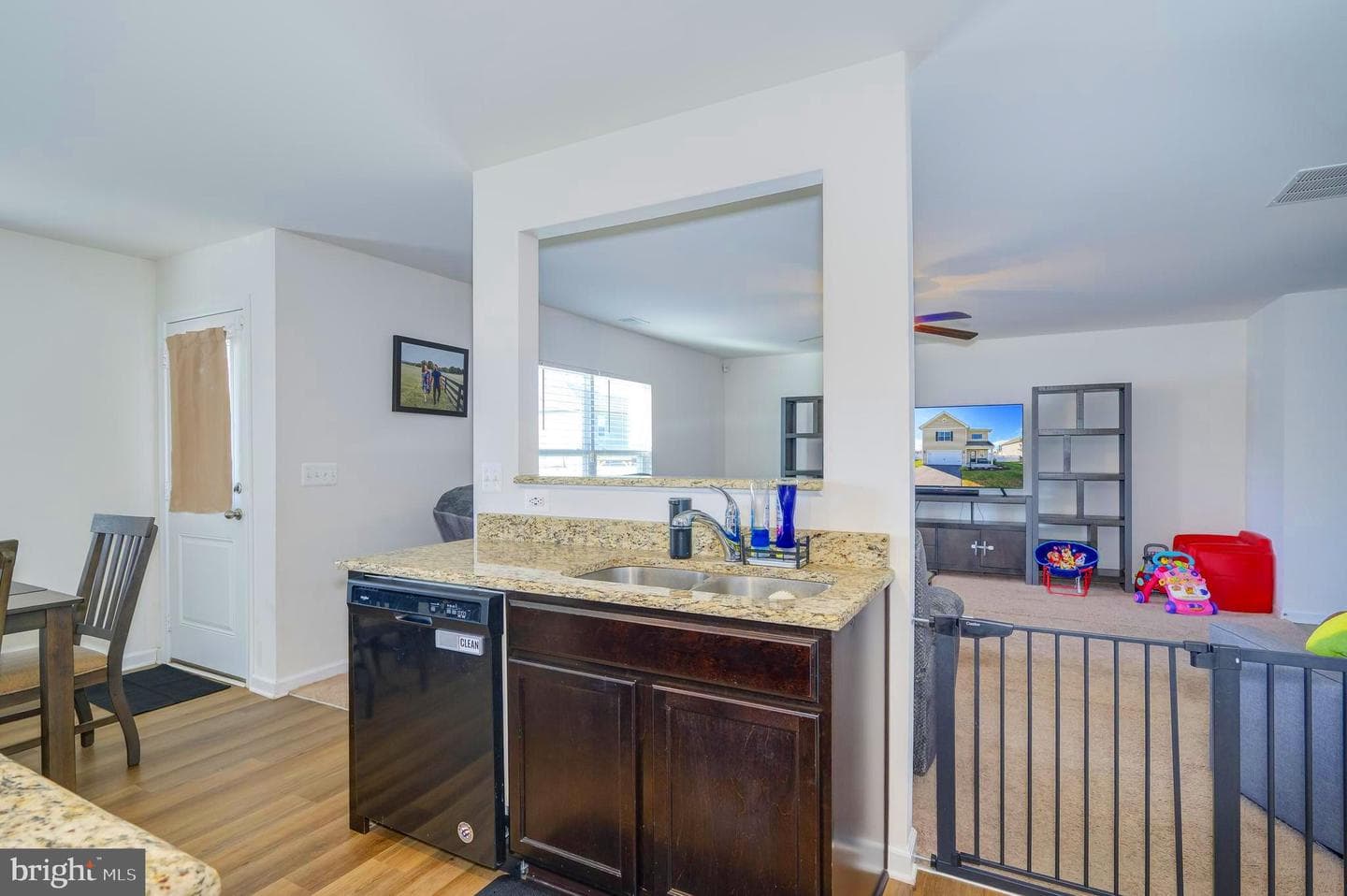 43 Sargent Lane photo 19