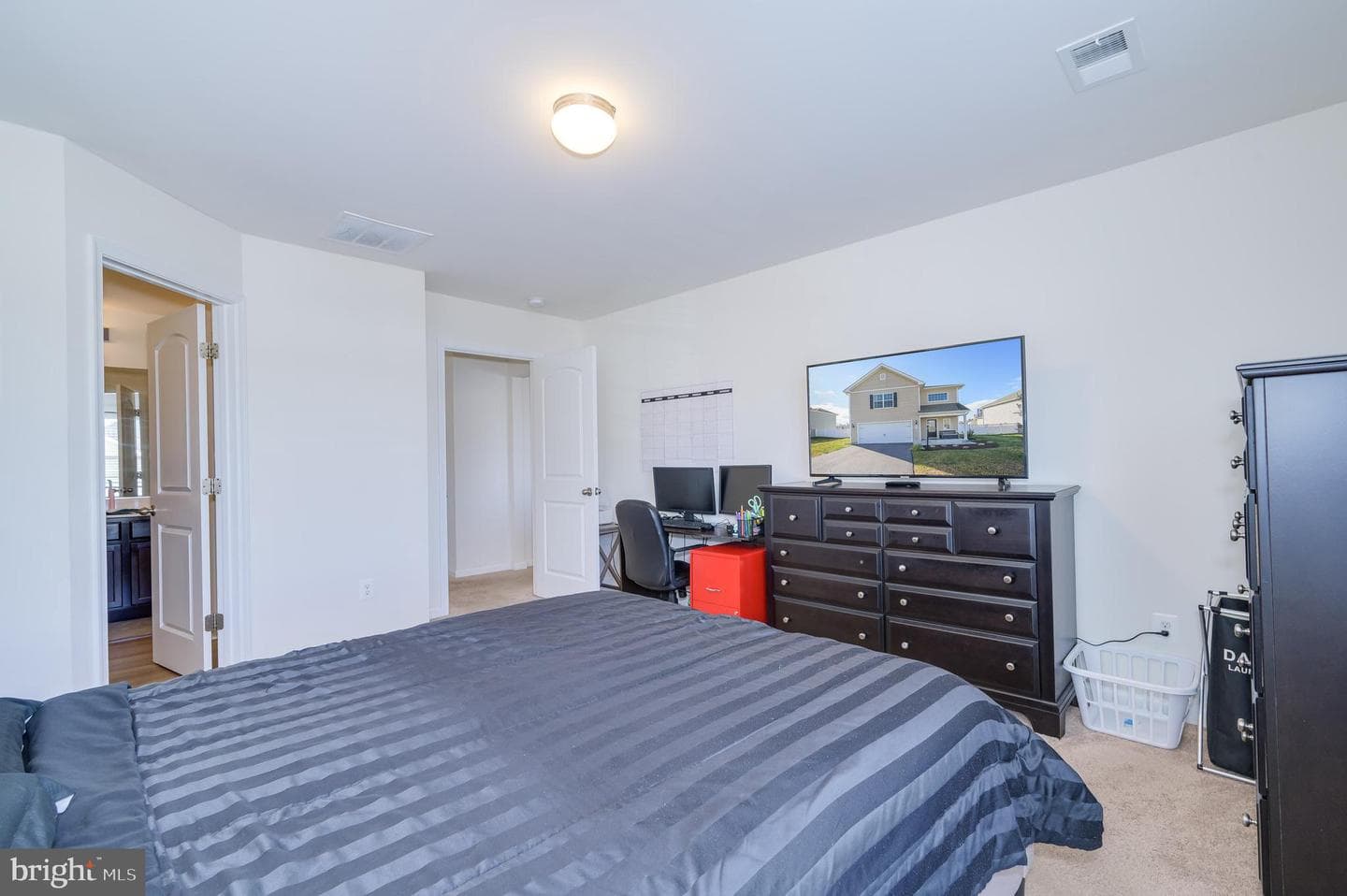 43 Sargent Lane photo 25