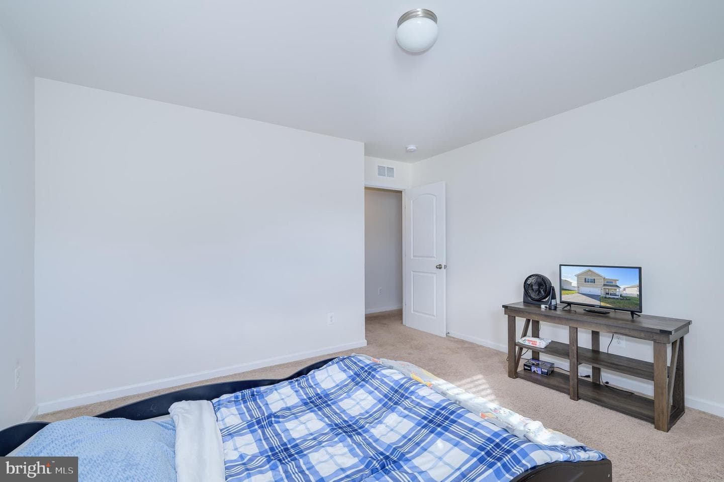 43 Sargent Lane photo 33