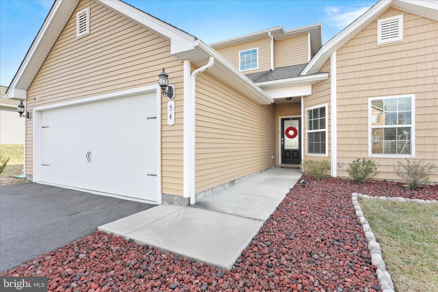 54 Vermeer Lane photo 1