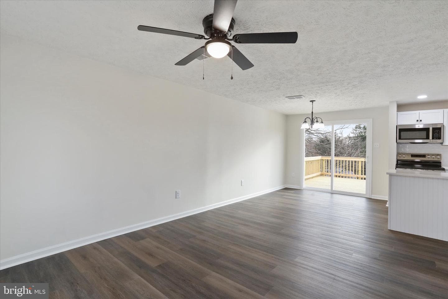 672 Montmorency Drive photo 10