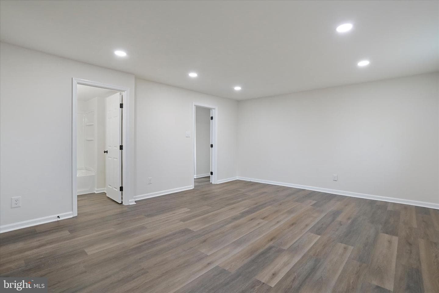 672 Montmorency Drive photo 25