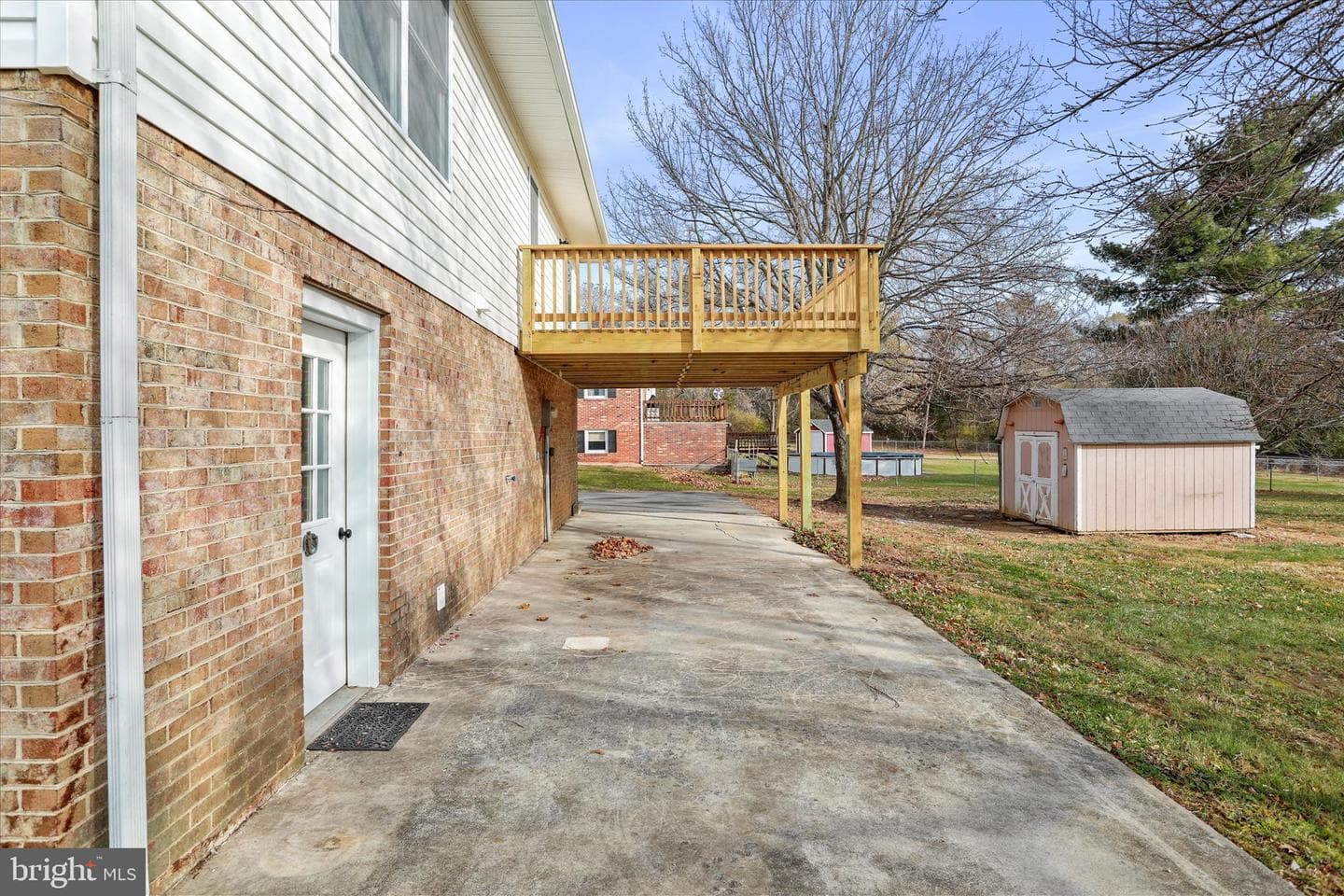 672 Montmorency Drive photo 37