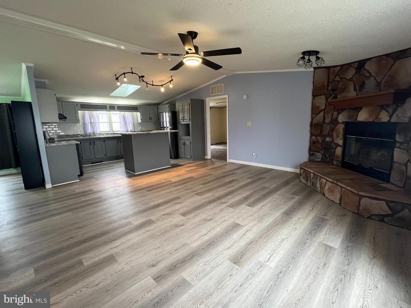 880 Royal Crest Drive photo 11
