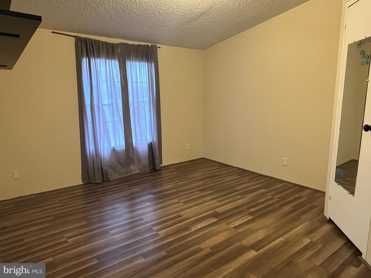 880 Royal Crest Drive photo 16