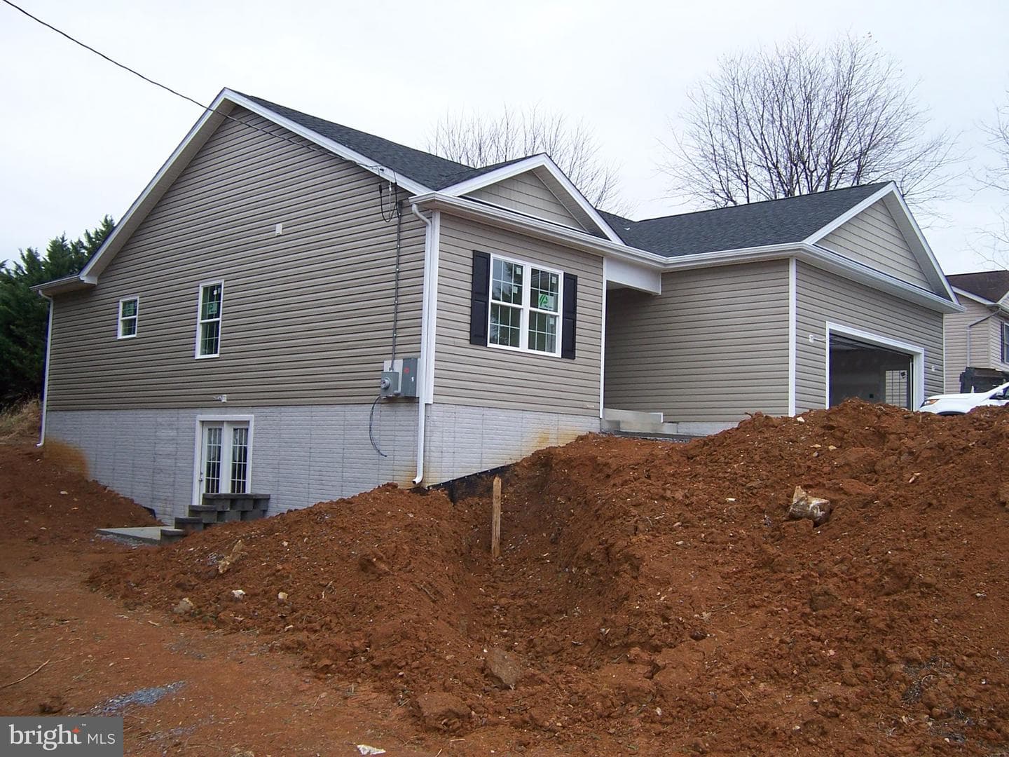 224 Isaac Drive photo 2