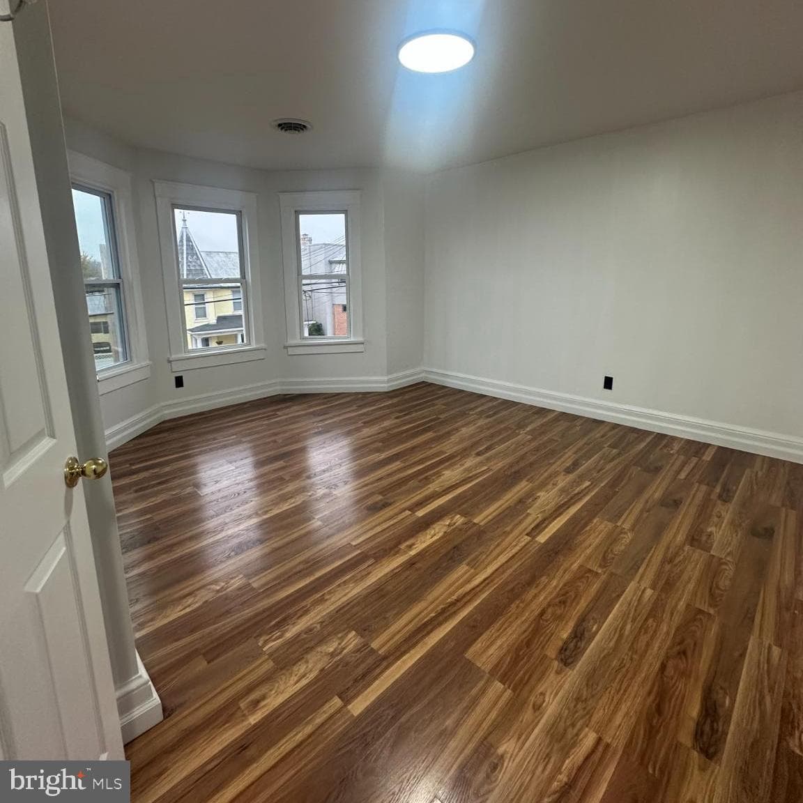 633 N Queen Street photo 13