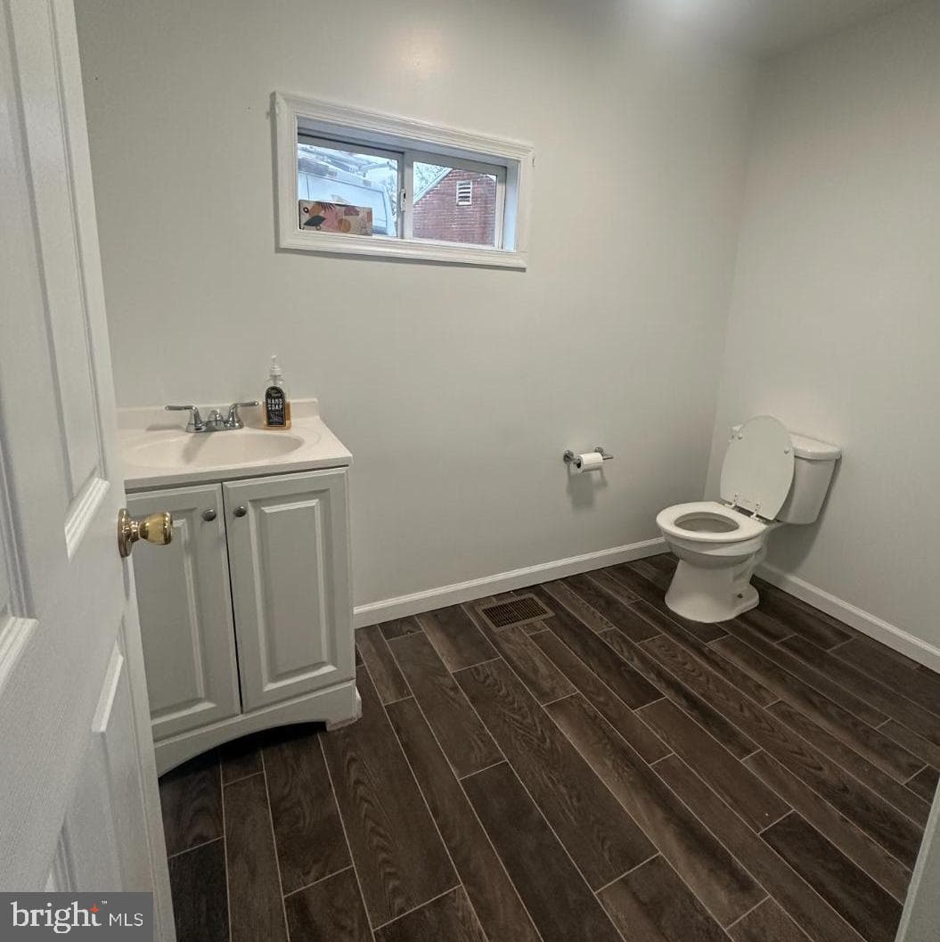 633 N Queen Street photo 9