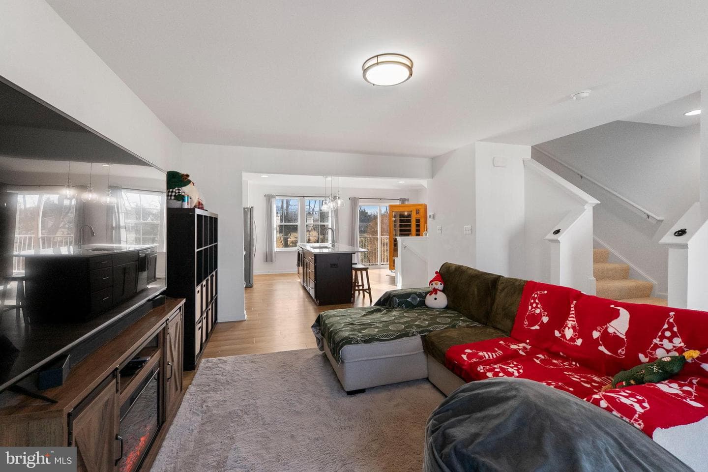 74 Colchester Court photo 17