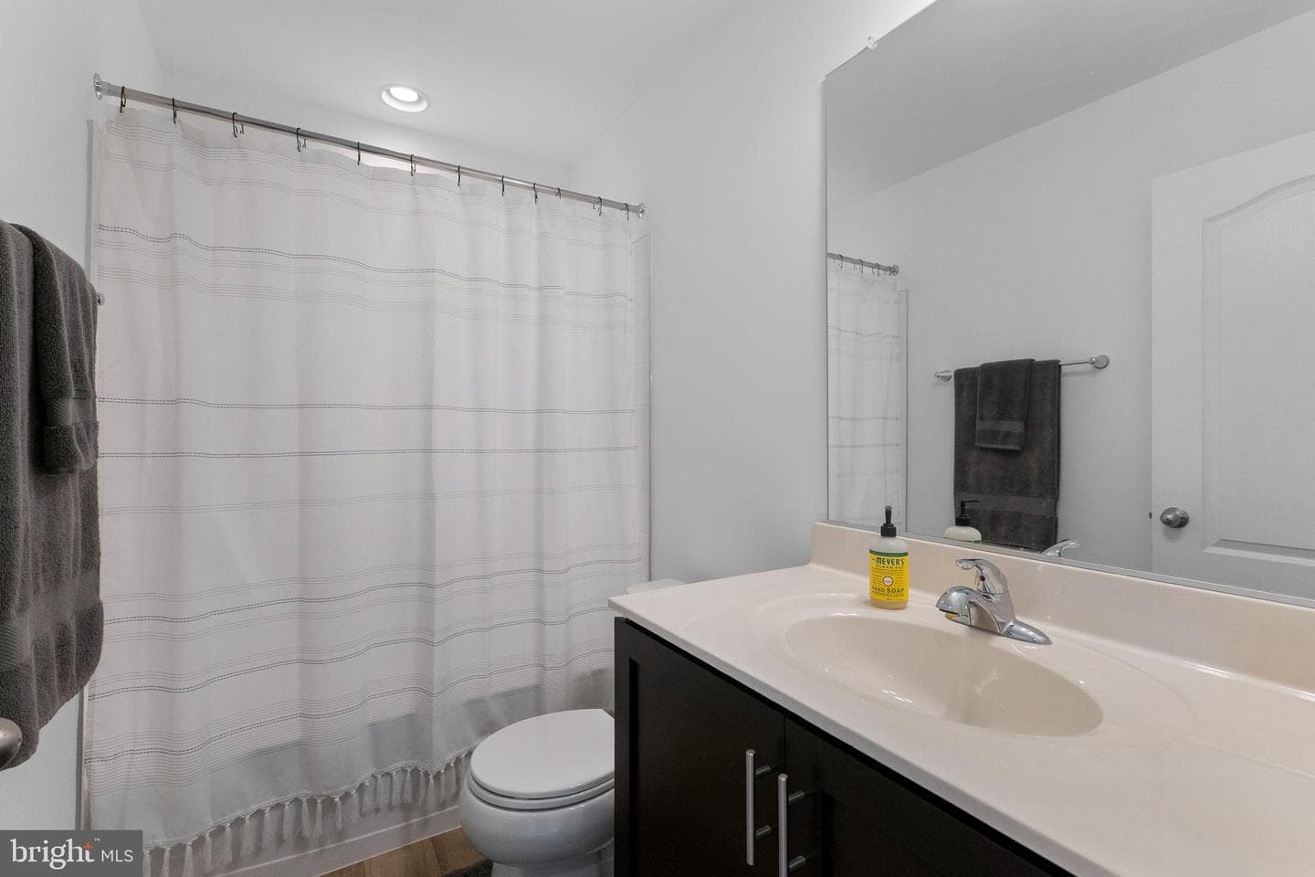 74 Colchester Court photo 23