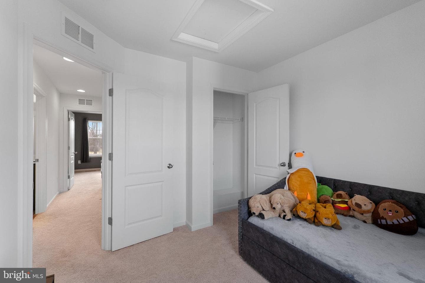 74 Colchester Court photo 25