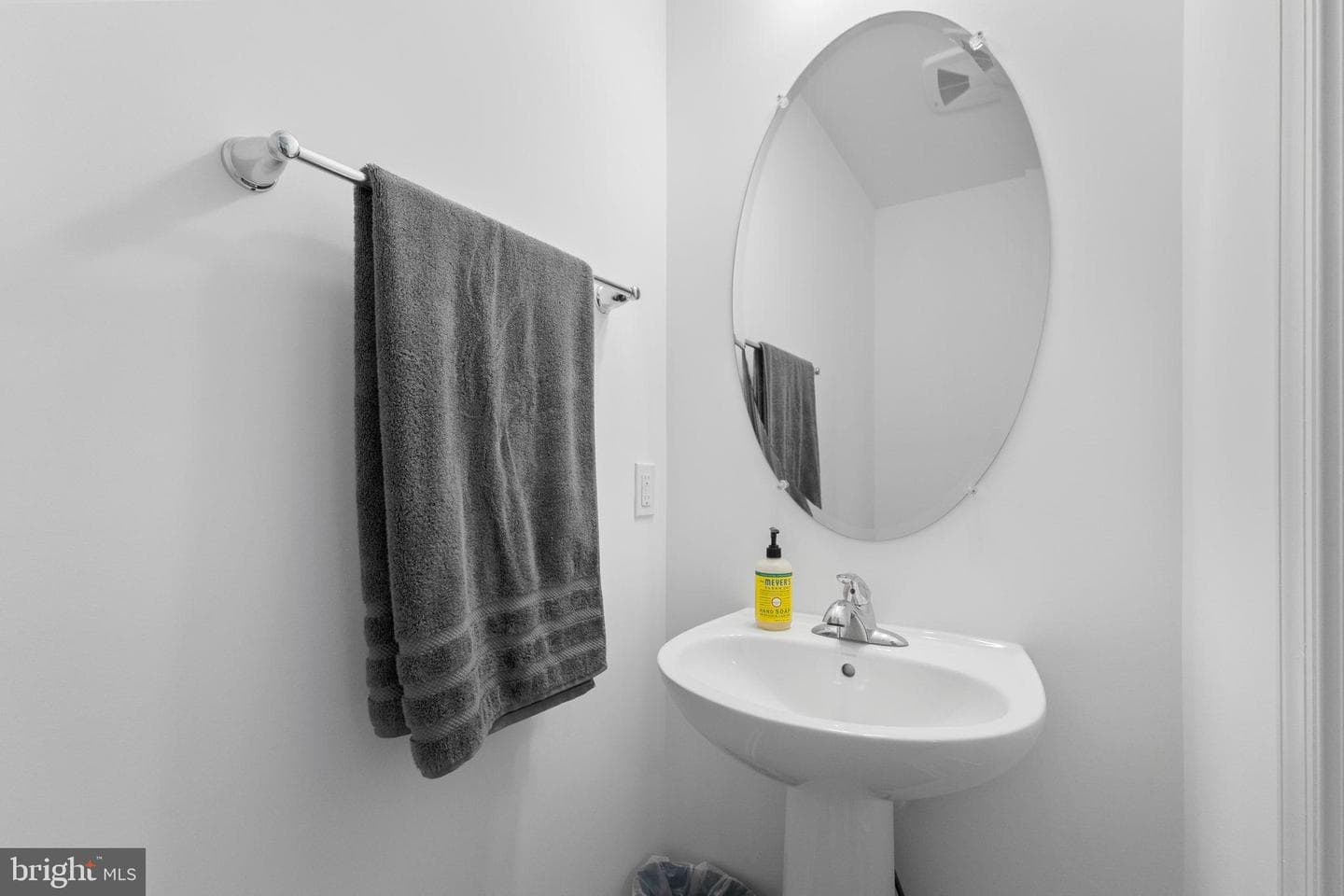 74 Colchester Court photo 29