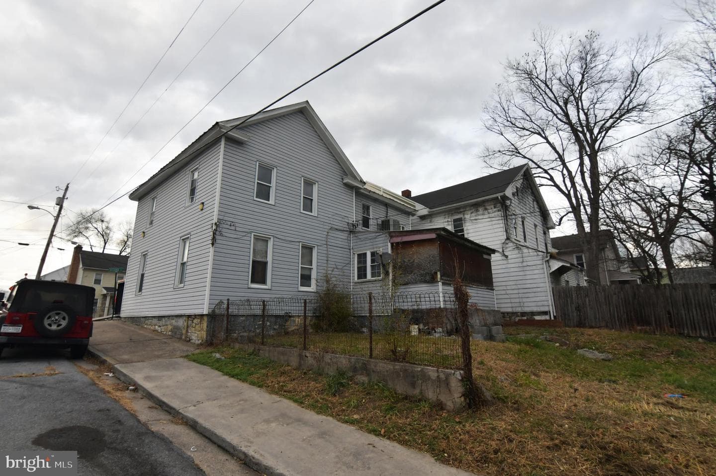 601 Second Street photo 4