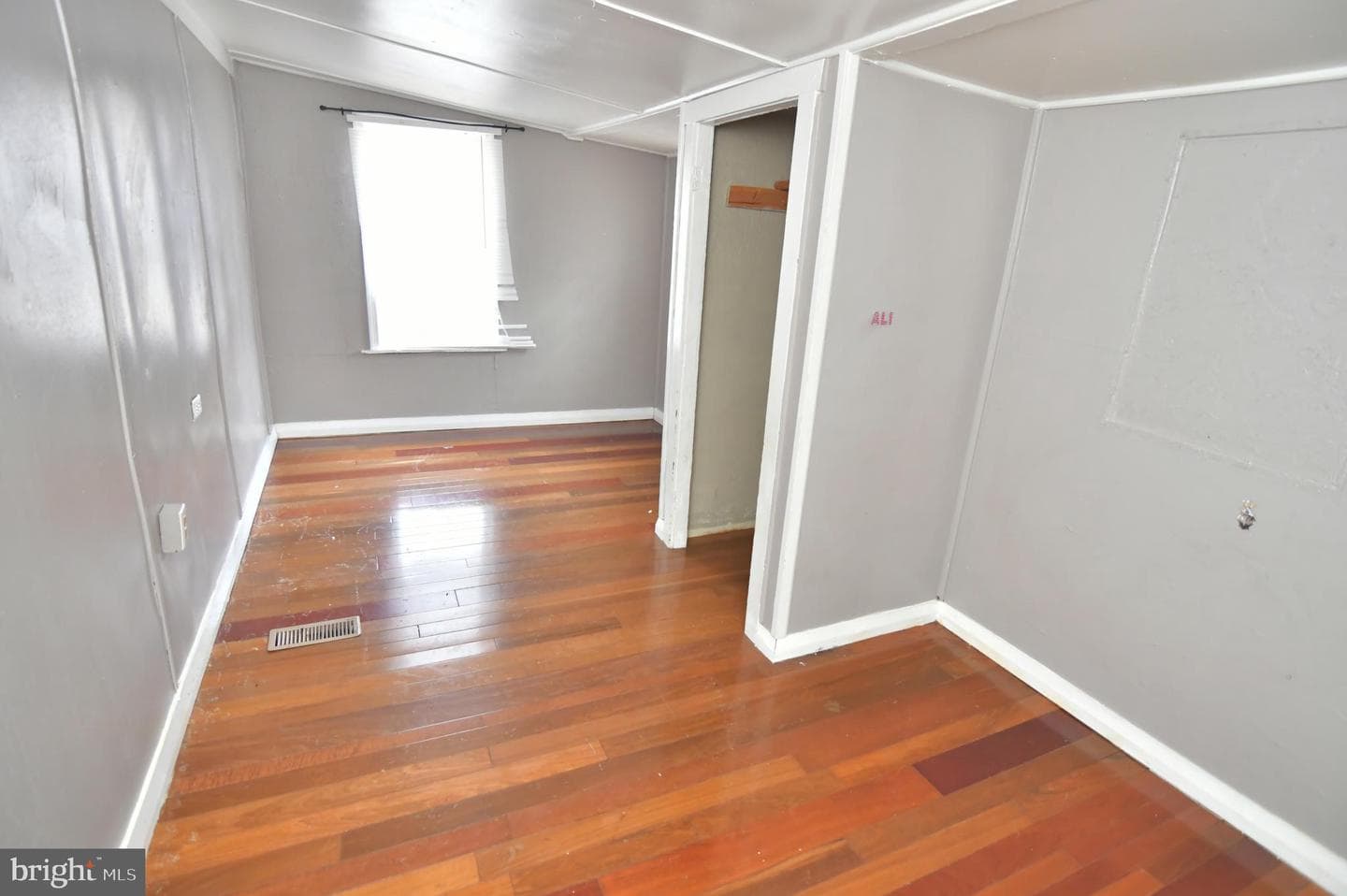 115 N Spring Street photo 14