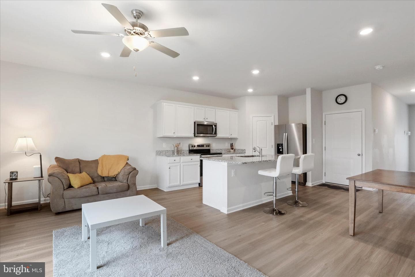 193 Hampstead Boulevard photo 15