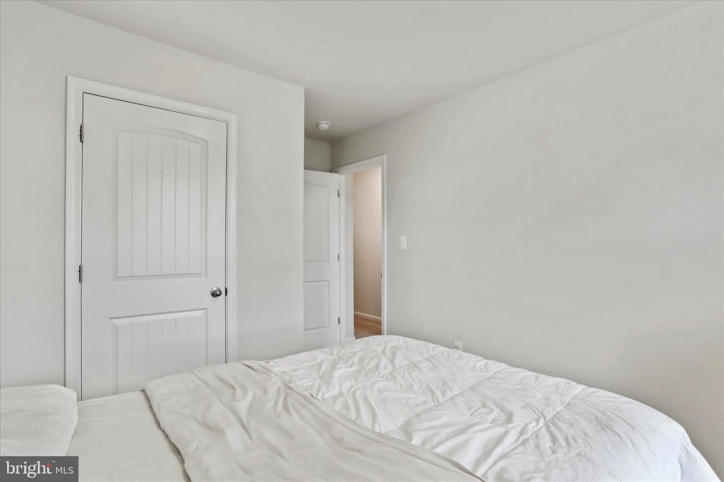 193 Hampstead Boulevard photo 27