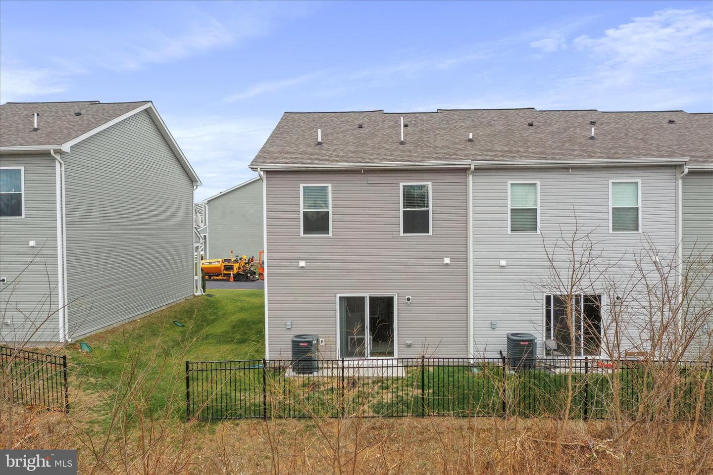 193 Hampstead Boulevard photo 31