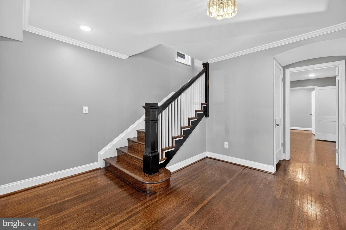 913 N Queen Street photo 15