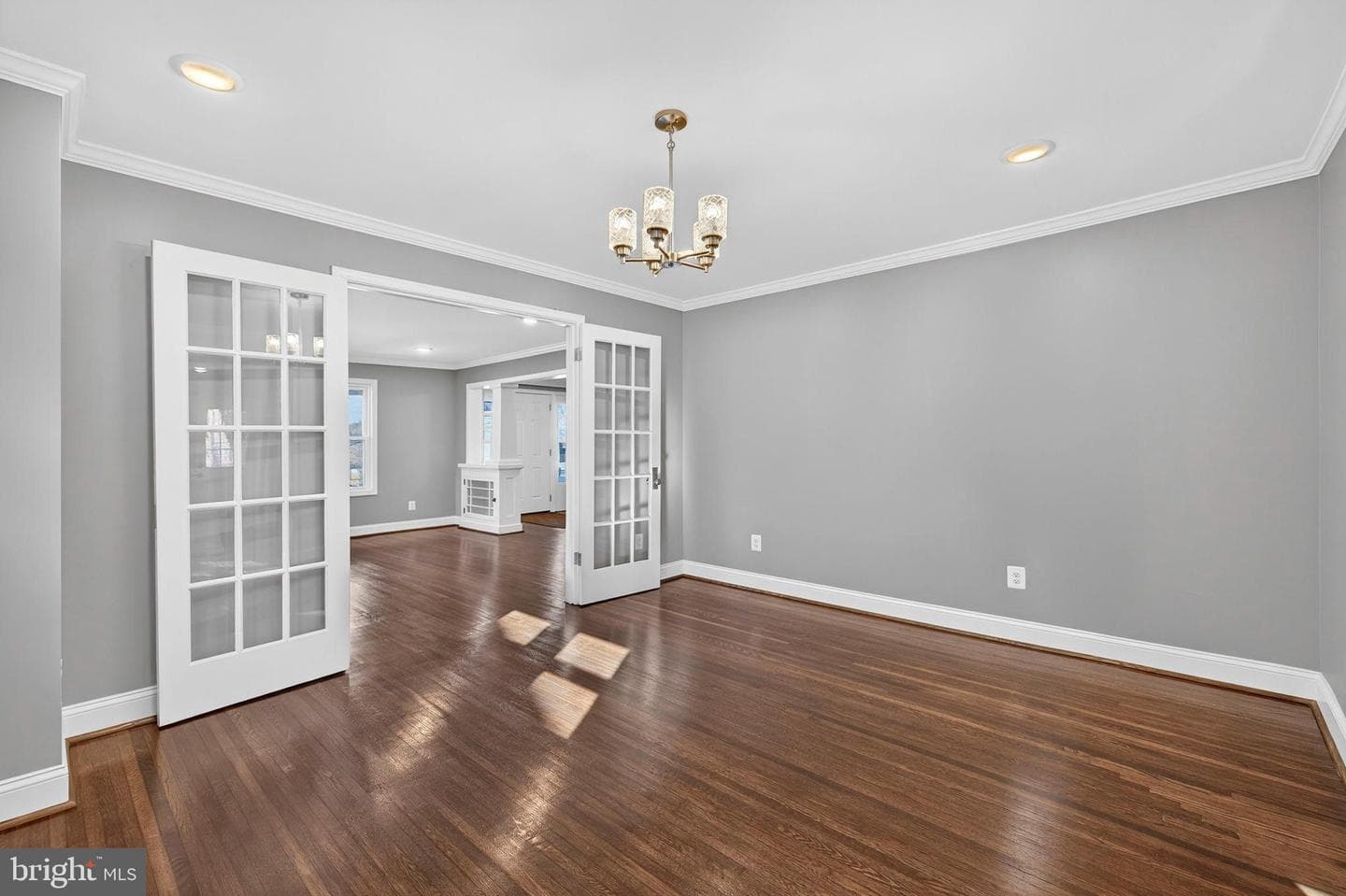 913 N Queen Street photo 16